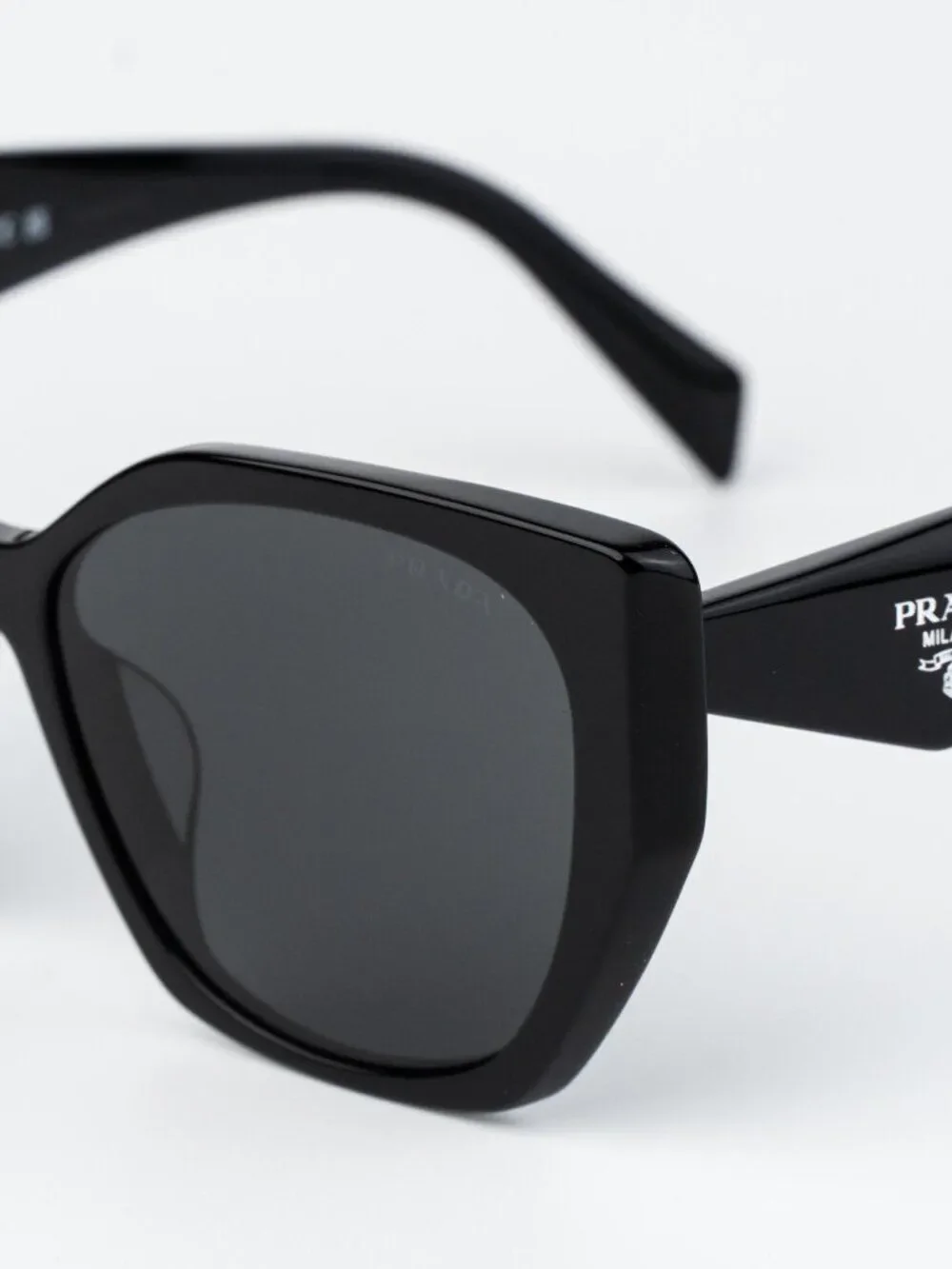 Prada Women Sunglasses Black Grey Cat Eye PR19ZSF 1AB5S0 NEW AUTHENTIC